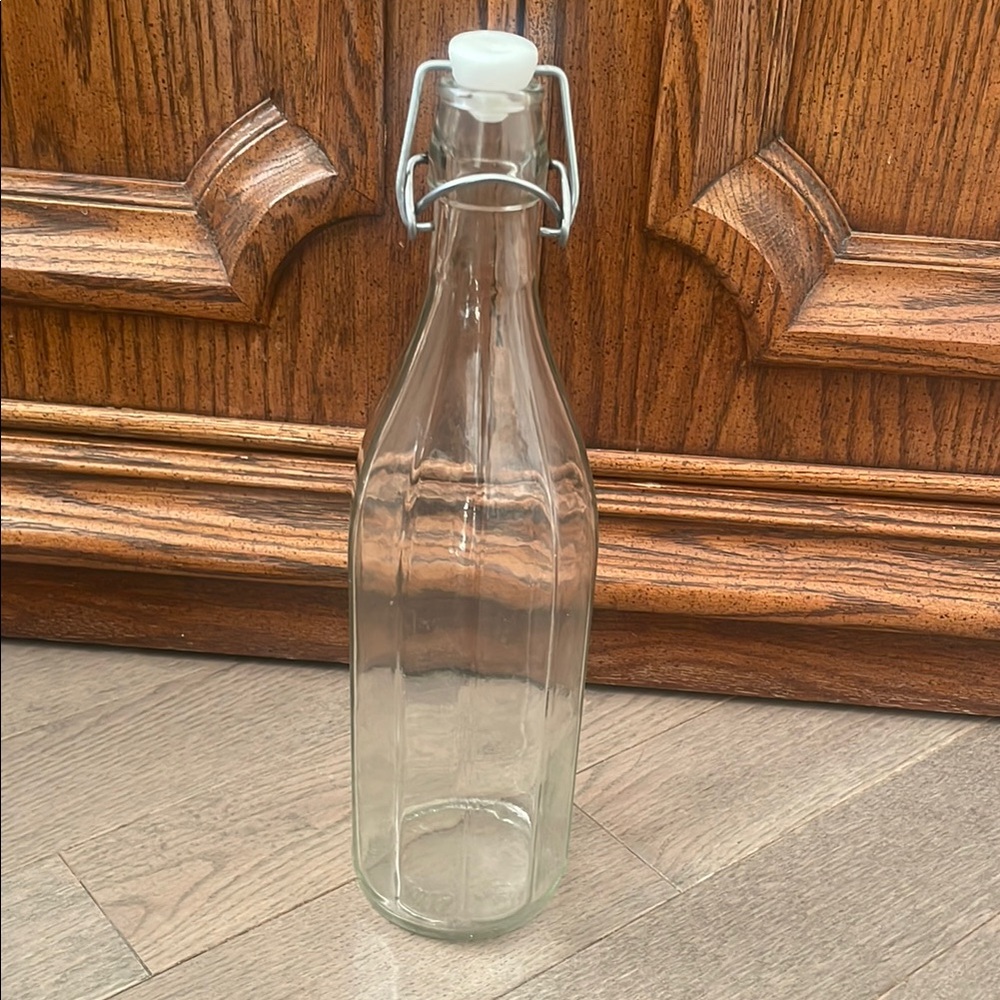 Clear Glass Swing Top Bottle 1 Litre